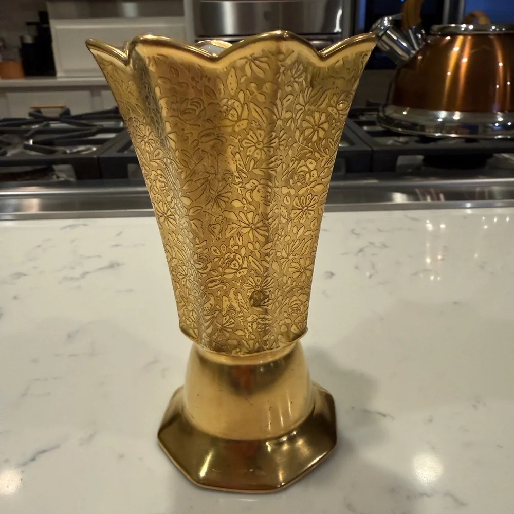 Wheeling Decorating Company Gold Encrusted Vase Doves Roses Daisies